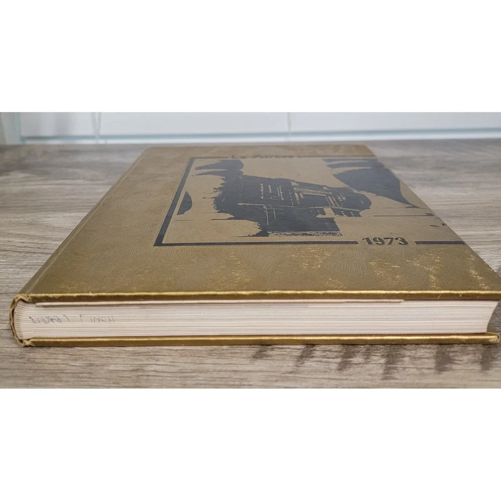 1973 Amarillo High School Yearbook La Airosa Texas Annual Volume 55‎